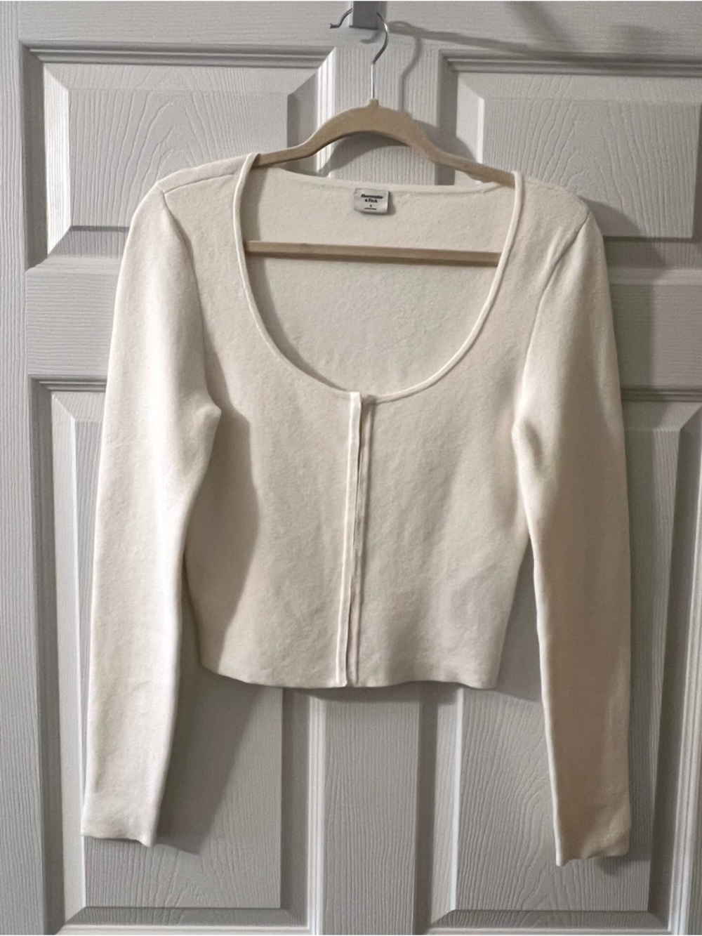 Abercrombie Front-Hook Knit Cardigan Sweater - Picture 2 of 8